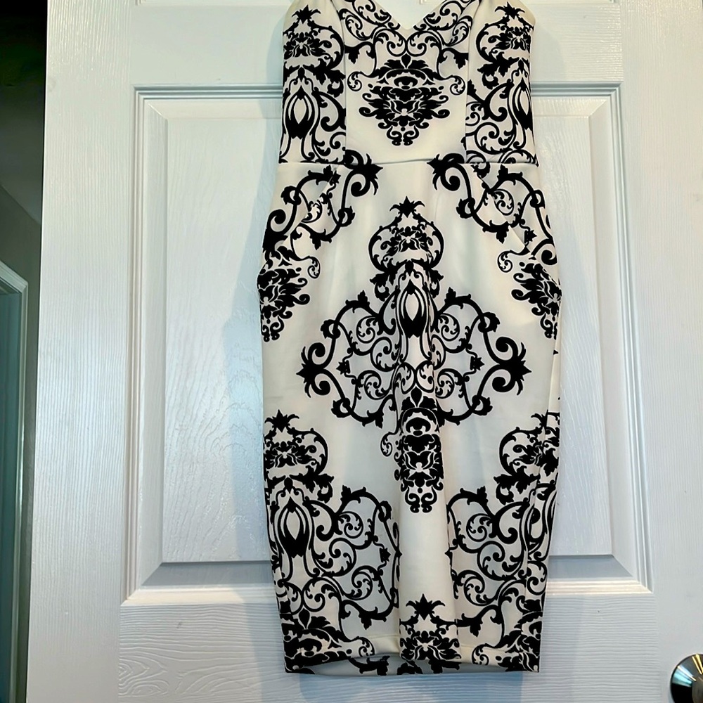 White and black strapless dress